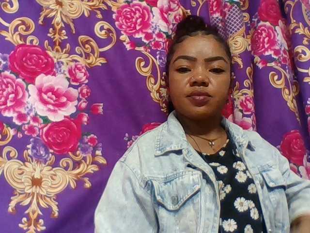 Elyah1a live cam on BongaCams
