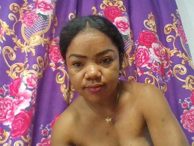 Elyah1a live cam on BongaCams