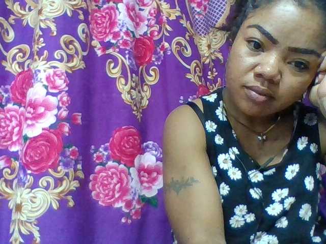 Elyah1a live cam on BongaCams
