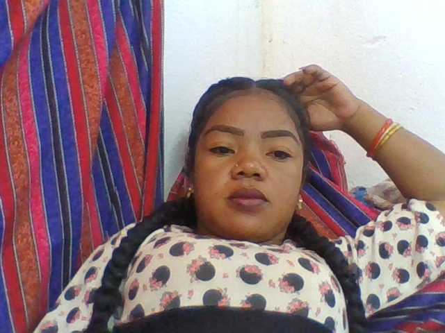 Elyah1a live cam on BongaCams