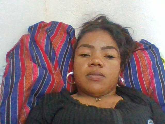 Elyah1a live cam on BongaCams