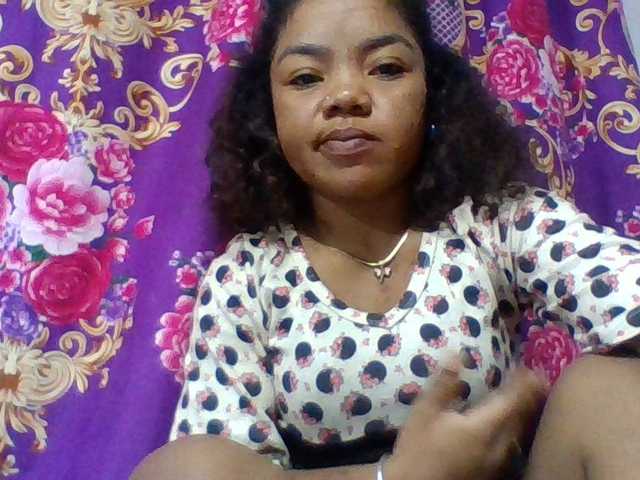 Elyah1a live cam on BongaCams