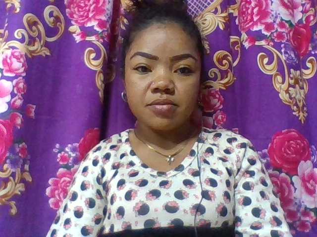 Elyah1a live cam on BongaCams