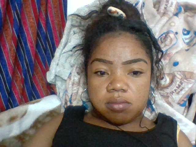 Elyah1a live cam on BongaCams