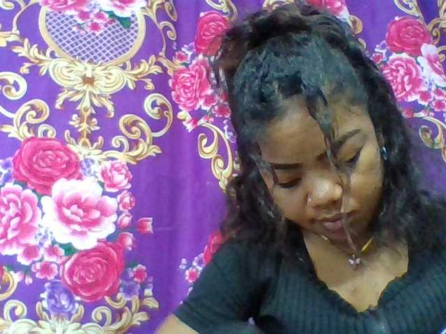 Elyah1a live cam on BongaCams