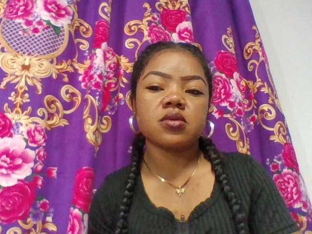 Elyah1a live cam on BongaCams