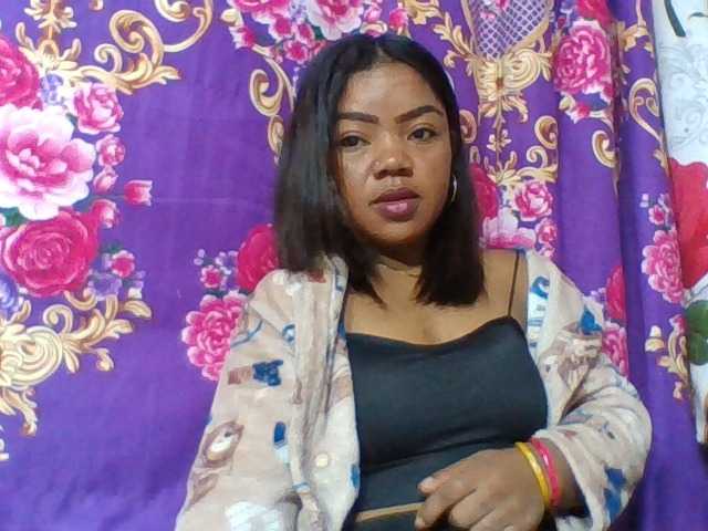 Elyah1a live cam on BongaCams