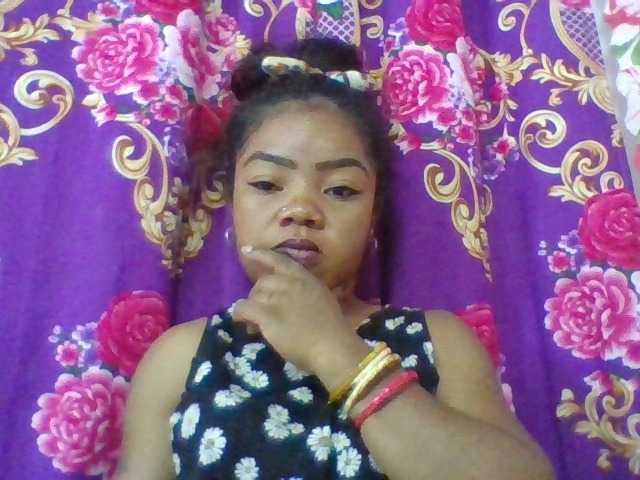 Elyah1a live cam on BongaCams