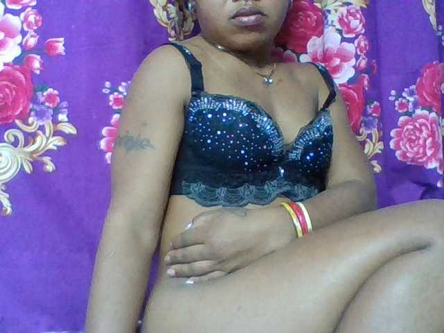 Elyah1a live cam on BongaCams