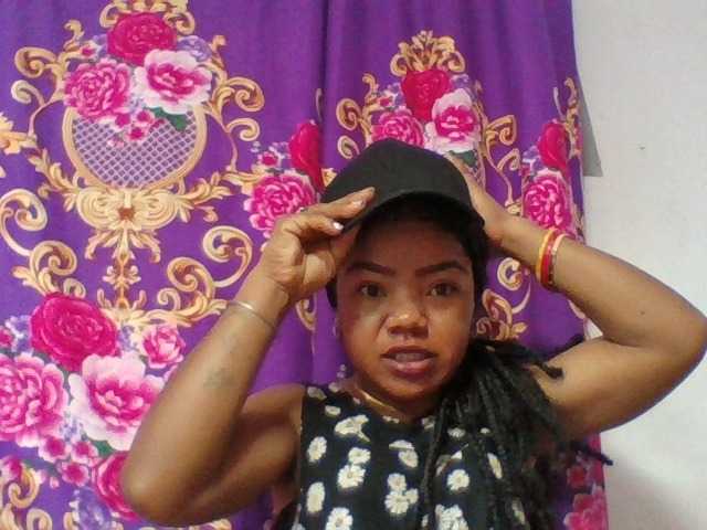 Elyah1a live cam on BongaCams