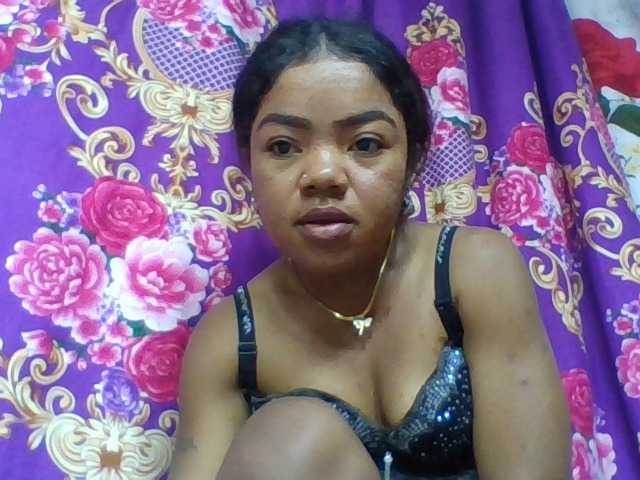Elyah1a live cam on BongaCams