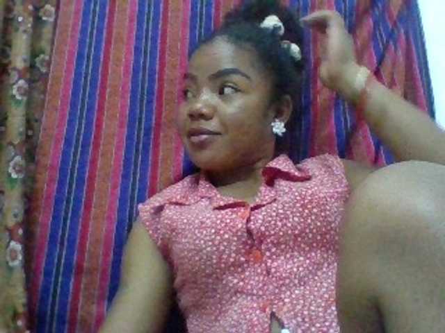 Elyah1a live cam on BongaCams