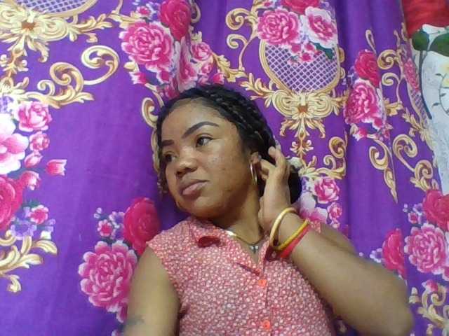 Elyah1a live cam on BongaCams