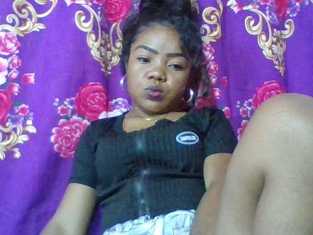Elyah1a live cam on BongaCams