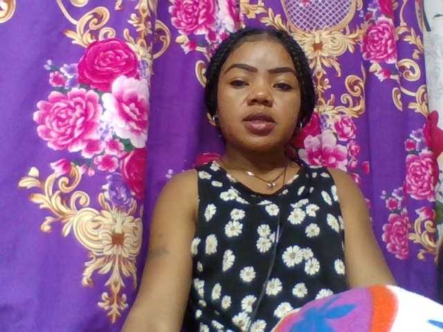 Elyah1a live cam on BongaCams