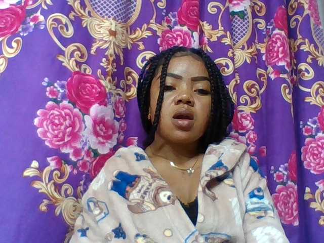 Elyah1a live cam on BongaCams