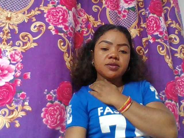 Elyah1a live cam on BongaCams