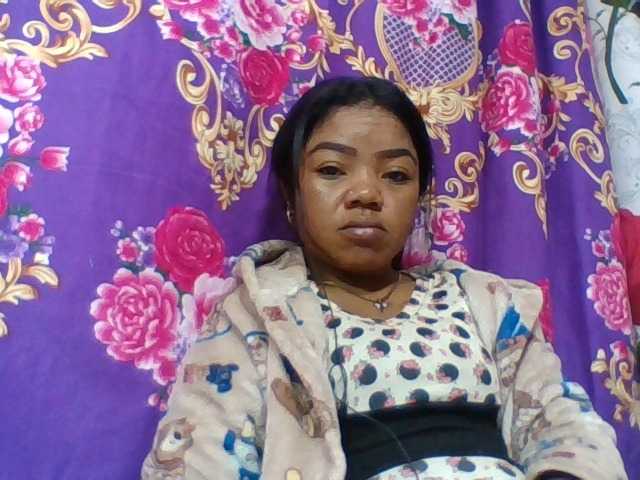 Elyah1a live cam on BongaCams