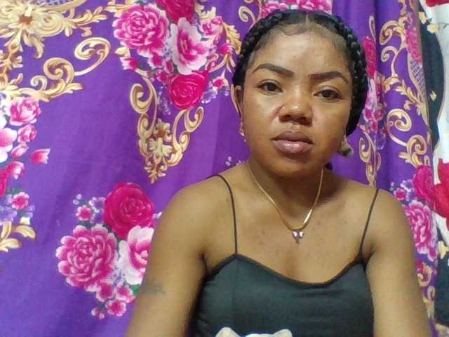 Elyah1a live cam on BongaCams