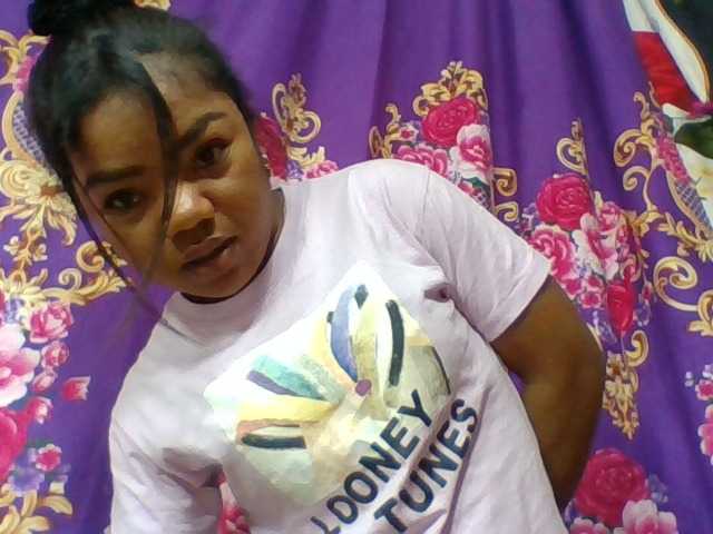 Elyah1a live cam on BongaCams