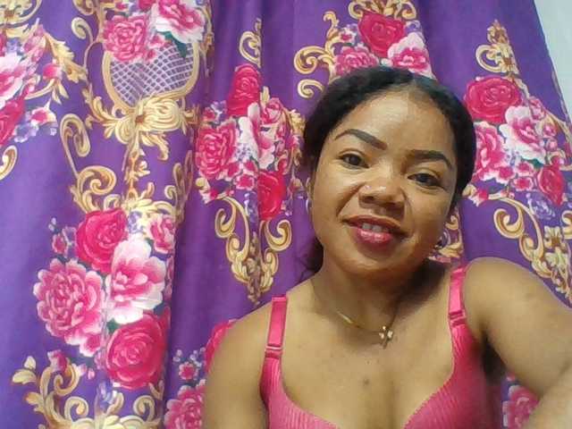 Elyah1a live cam on BongaCams