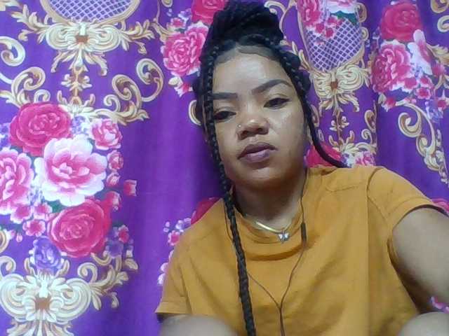 Elyah1a live cam on BongaCams
