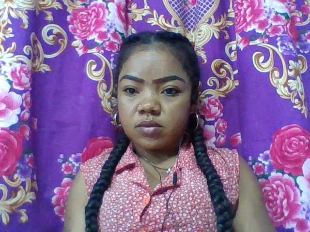 Elyah1a live cam on BongaCams