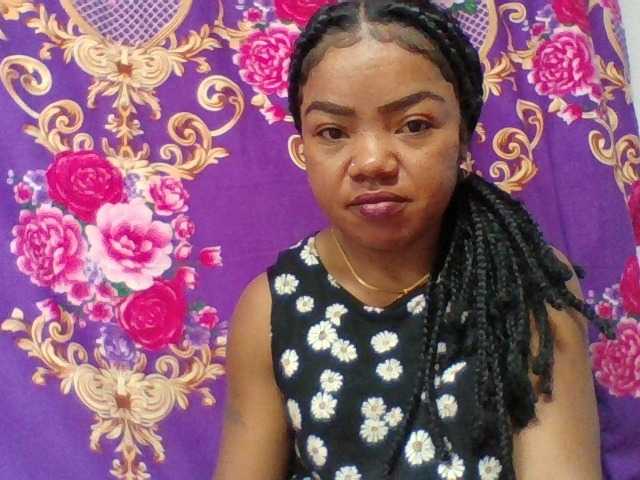 Elyah1a live cam on BongaCams