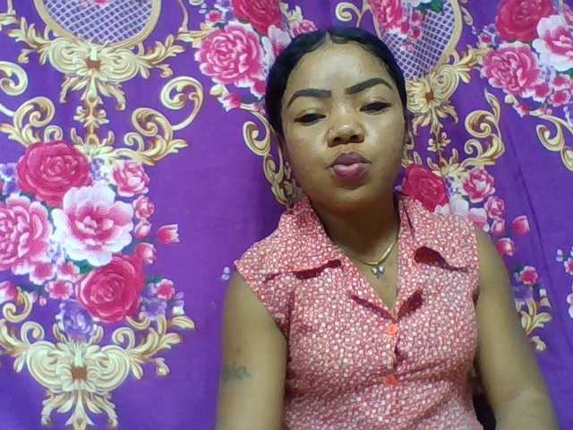 Elyah1a live cam on BongaCams