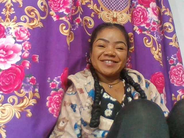 Elyah1a live cam on BongaCams