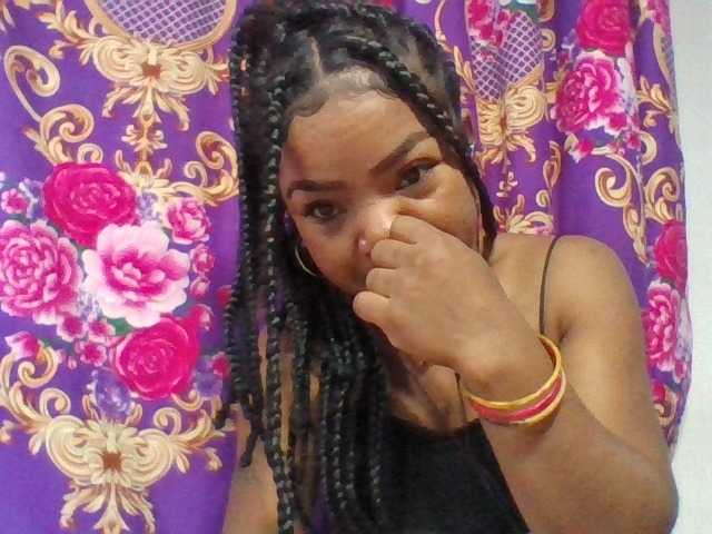 Elyah1a live cam on BongaCams