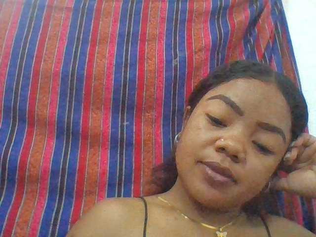 Elyah1a live cam on BongaCams