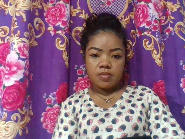 Elyah1a live cam on BongaCams
