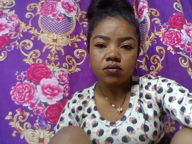 Elyah1a live cam on BongaCams