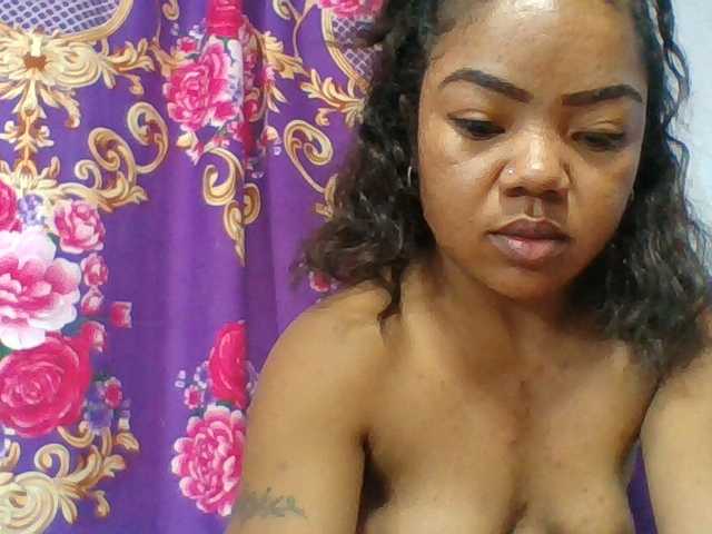 Elyah1a live cam on BongaCams