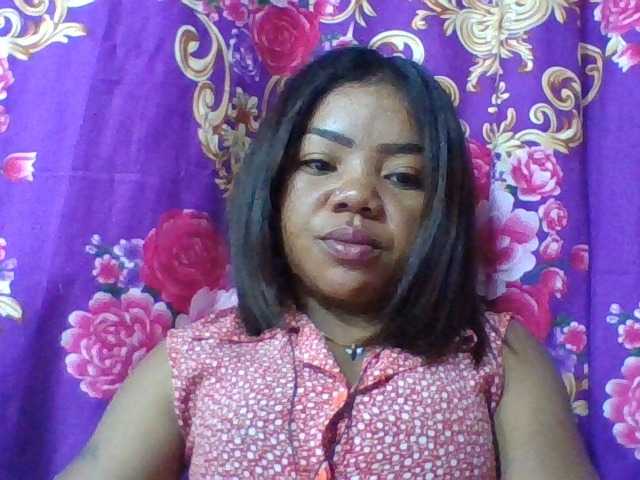 Elyah1a live cam on BongaCams
