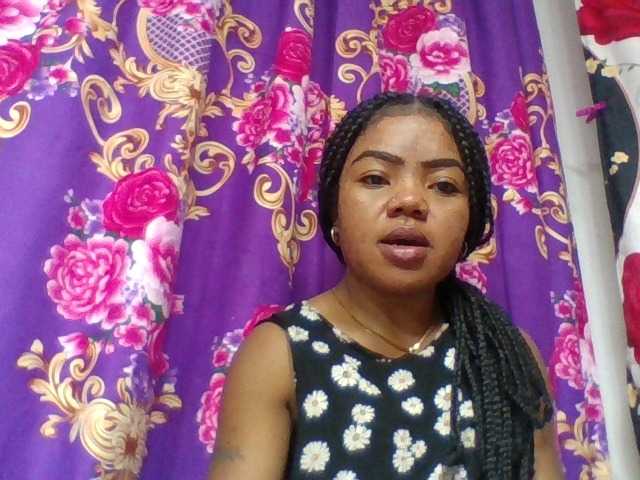 Elyah1a live cam on BongaCams