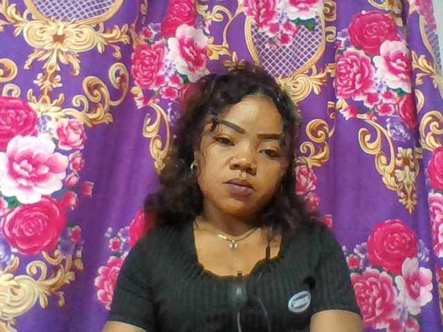 Elyah1a live cam on BongaCams