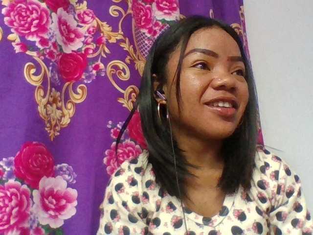 Elyah1a live cam on BongaCams