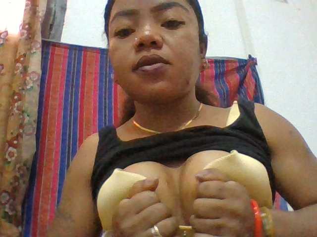 Elyah1a live cam on BongaCams