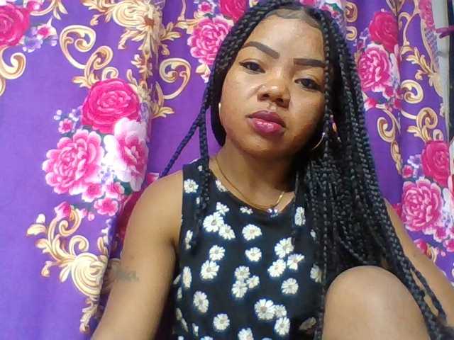 Elyah1a live cam on BongaCams