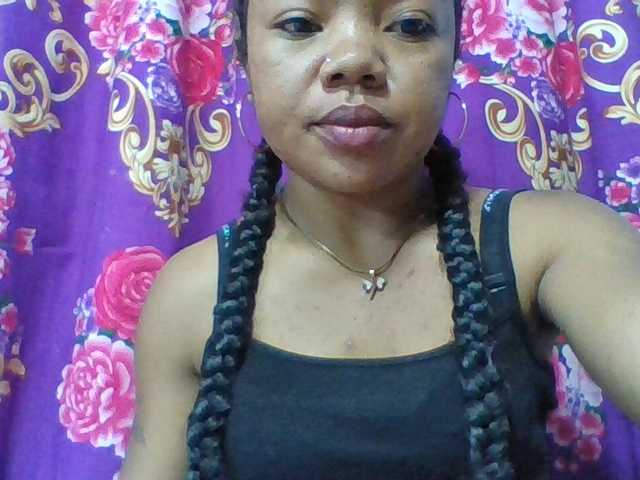 Elyah1a live cam on BongaCams