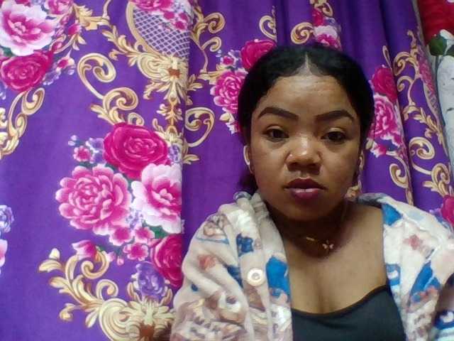 Elyah1a live cam on BongaCams