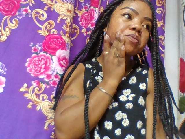 Elyah1a live cam on BongaCams