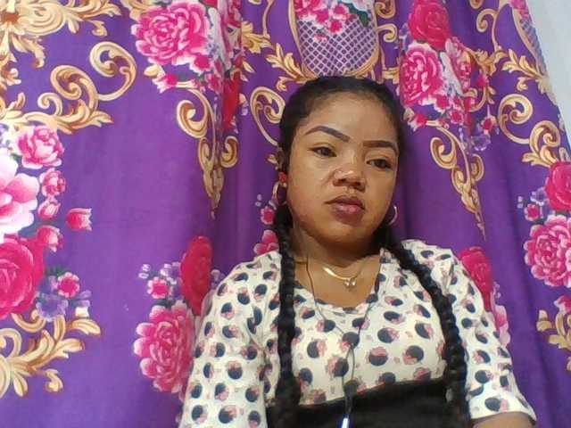 Elyah1a live cam on BongaCams