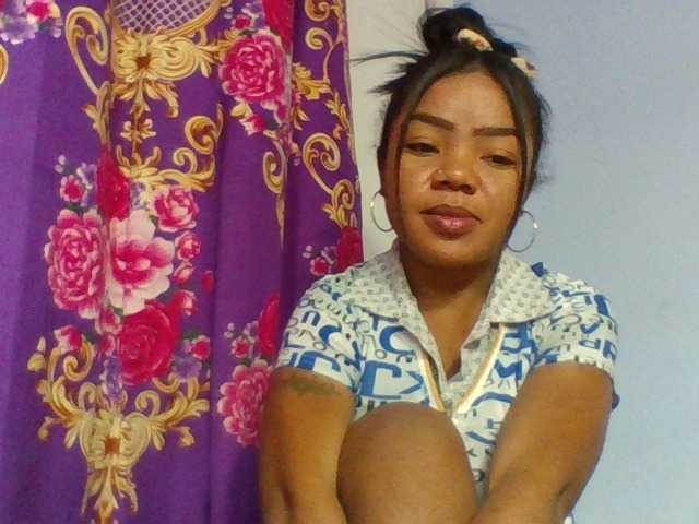 Elyah1a live cam on BongaCams
