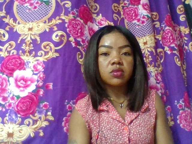 Elyah1a live cam on BongaCams