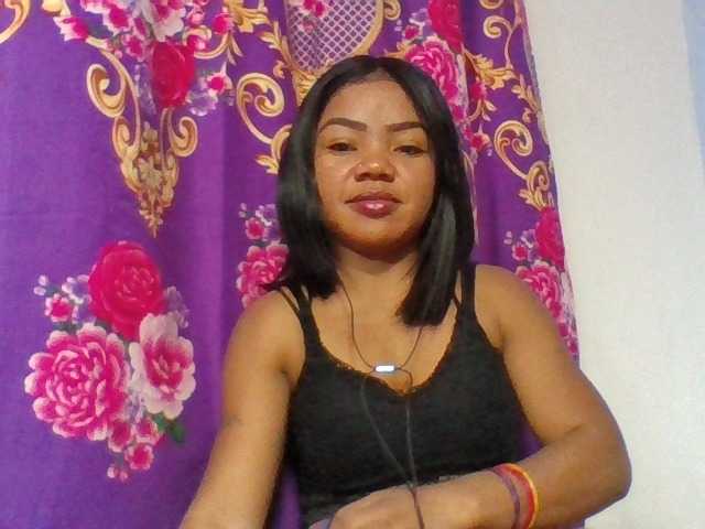 Elyah1a live cam on BongaCams