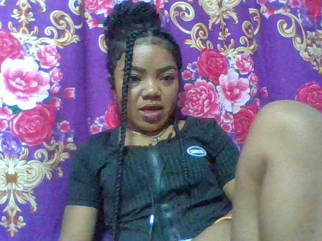 Elyah1a live cam on BongaCams