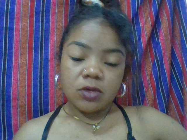 Elyah1a live cam on BongaCams